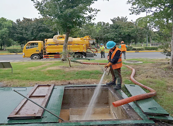 吴川化油池清理